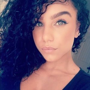 Meet your Posher, Victoria